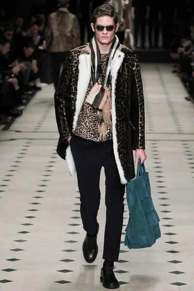 Look 19